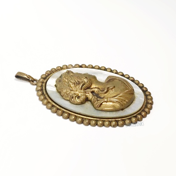Vintage Art Nouveau Bronze Tone MOP Cameo Necklace Pendant - Picture 10 of 16
